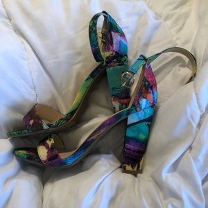 NWOT watercolor pattern heels sandal